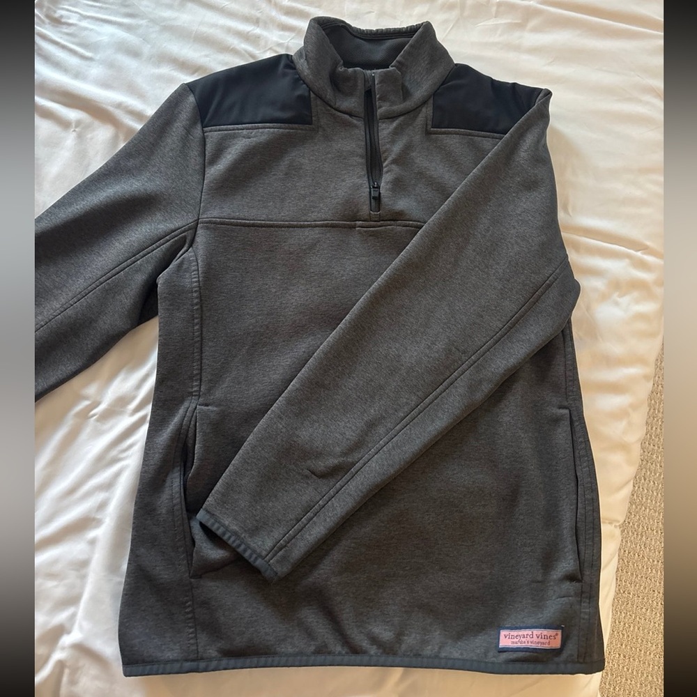 Vineyard Vines Men’s Dark Grey Quarter Zip Size Small